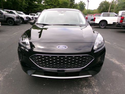 Used 2022 Ford Escape SE w/ Cold Weather Package AWD/4WD image 3