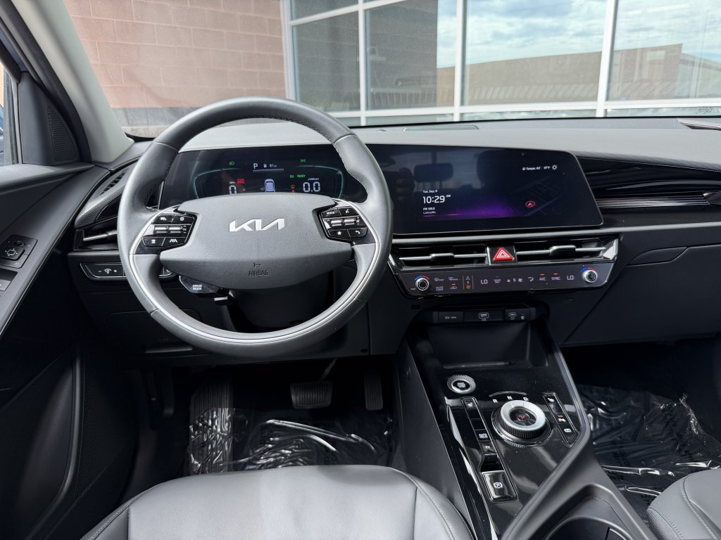 Used 2023 Kia Niro EX FWD image 16