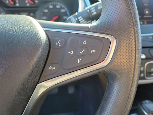 Used 2020 Chevrolet Equinox LS w/ LS Convenience Package image 19