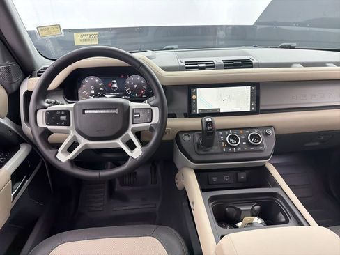 Used 2024 Land Rover Defender 110 X-Dynamic SE image 7