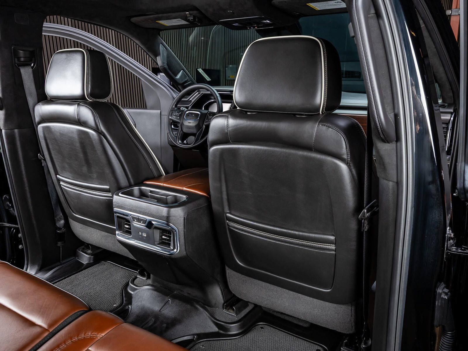 Used 2024 GMC Sierra 3500 Denali Ultimate AWD/4WD image 29