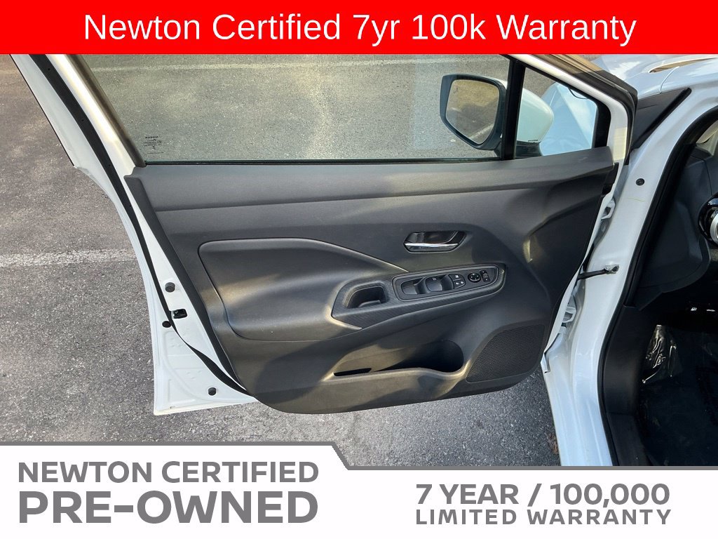 Used 2023 Nissan Versa SV FWD image 31