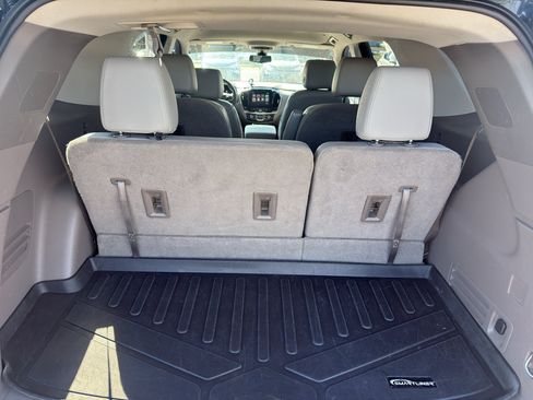 Used 2019 Chevrolet Traverse LT w/ LT Premium Package FWD image 10