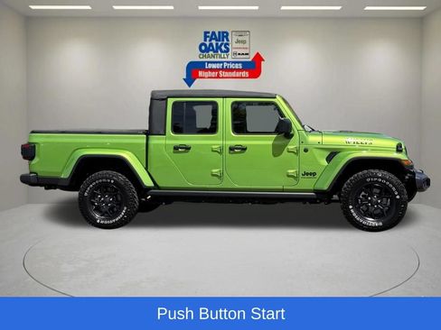 Certified 2025 Jeep Gladiator Sport AWD/4WD image 6