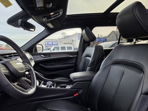 Used 2024 Jeep Grand Cherokee Limited 4xe image 5