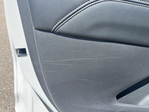 Used 2025 GMC Acadia Elevation w/ Elevation Premium Package FWD image 26