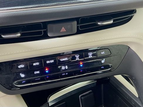 Certified 2023 Buick Envision Essence AWD/4WD image 15