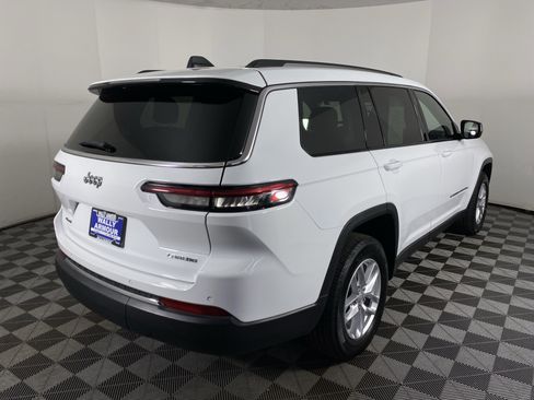 Used 2023 Jeep Grand Cherokee L Laredo w/ Luxury Tech Group I AWD/4WD image 8
