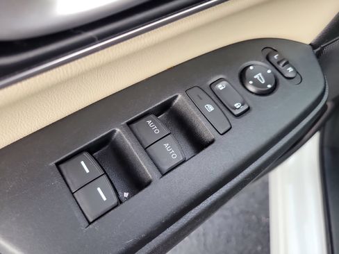 Used 2022 Honda CR-V EX-L image 17