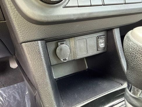 Used 2014 Toyota Corolla LE FWD image 32