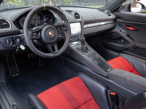 Certified 2025 Porsche 718 Boxster Spyder RS RWD image 4