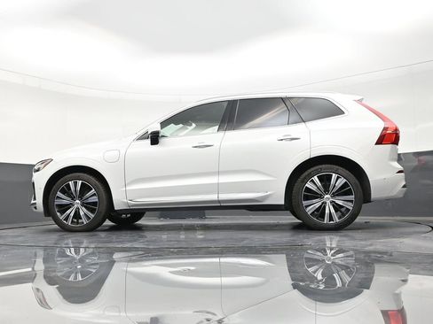 Used 2023 Volvo XC60 T8 Plus image 21