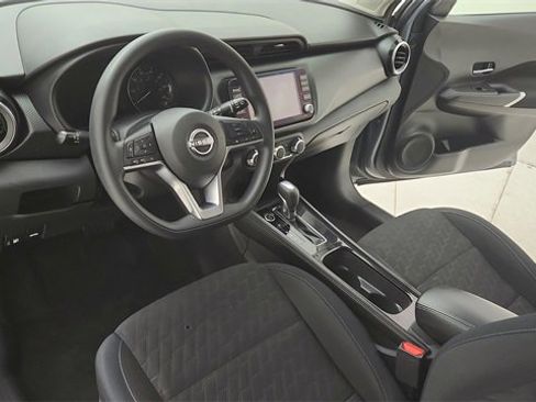 Used 2023 Nissan Kicks SV image 17