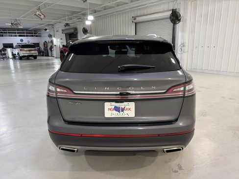 Used 2022 Lincoln Nautilus Standard w/ Premium Package image 4