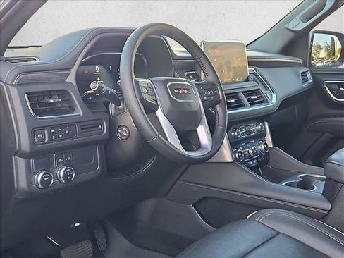 Used 2024 GMC Yukon SLT w/ SLT Premium Package RWD image 10