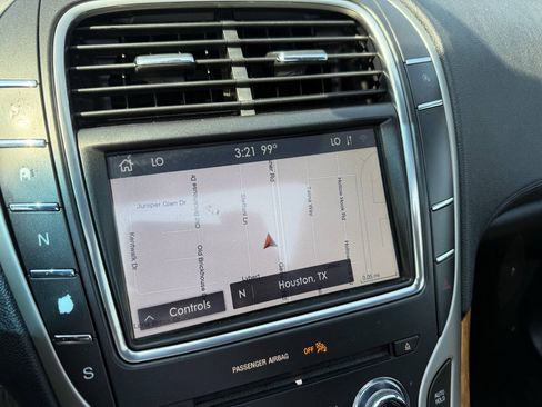 Used 2020 Lincoln Nautilus Reserve FWD image 26
