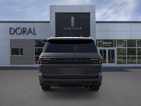 New 2025 Lincoln Navigator L Reserve w/ Jet Appearance Package AWD/4WD image 5