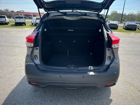 Used 2020 Nissan Kicks SV image 10