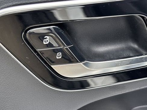 Used 2023 Mercedes-Benz GLC 300 4MATIC image 22