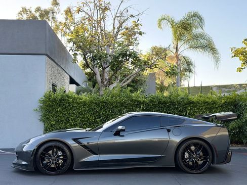 Used 2019 Chevrolet Corvette Stingray Coupe w/ Carbon Flash Badge Package image 10