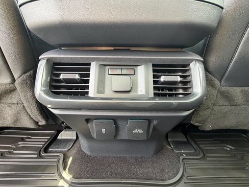 Used 2022 Ford F150 Lariat w/ Equipment Group 502A High AWD/4WD image 8