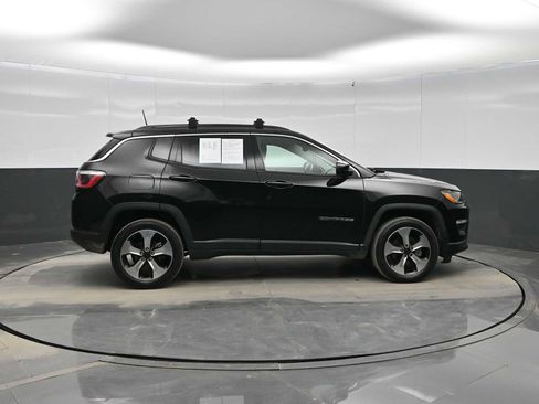 Used 2017 Jeep Compass Latitude w/ Popular Equipment Group image 9