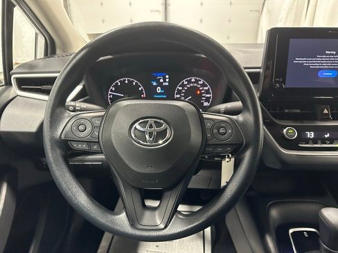 Used 2025 Toyota Corolla LE image 17