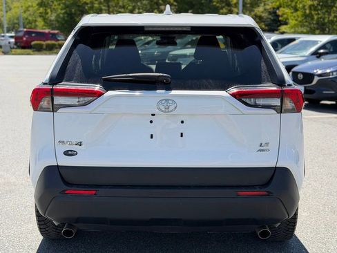 Used 2023 Toyota RAV4 LE AWD/4WD image 4
