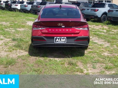 Certified 2025 Hyundai Elantra Sport FWD image 6