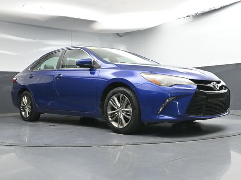 Used 2015 Toyota Camry SE FWD image 24