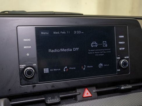 Used 2024 Kia Sportage LX image 11