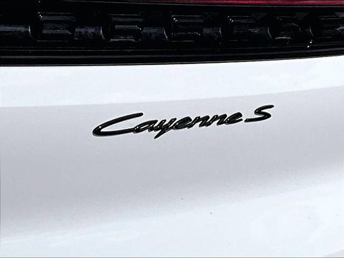 Certified 2025 Porsche Cayenne S AWD/4WD image 22