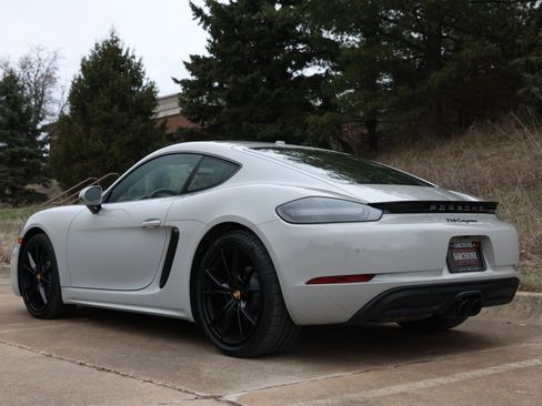 Used 2025 Porsche 718 Cayman image 2