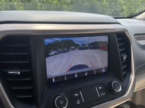 Used 2023 GMC Acadia Denali w/ Denali Ultimate Package FWD image 17