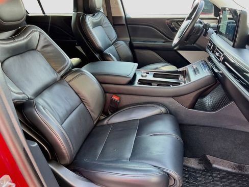 Used 2025 Lincoln Aviator Reserve w/ Equipment Group 201A AWD/4WD image 31