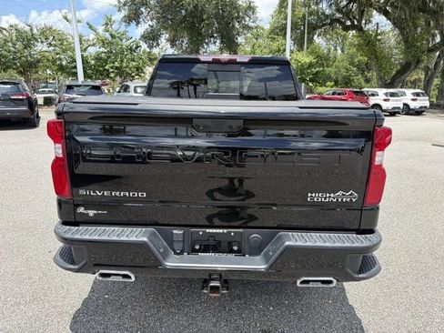 Used 2023 Chevrolet Silverado 1500 High Country w/ Technology Package AWD/4WD image 3