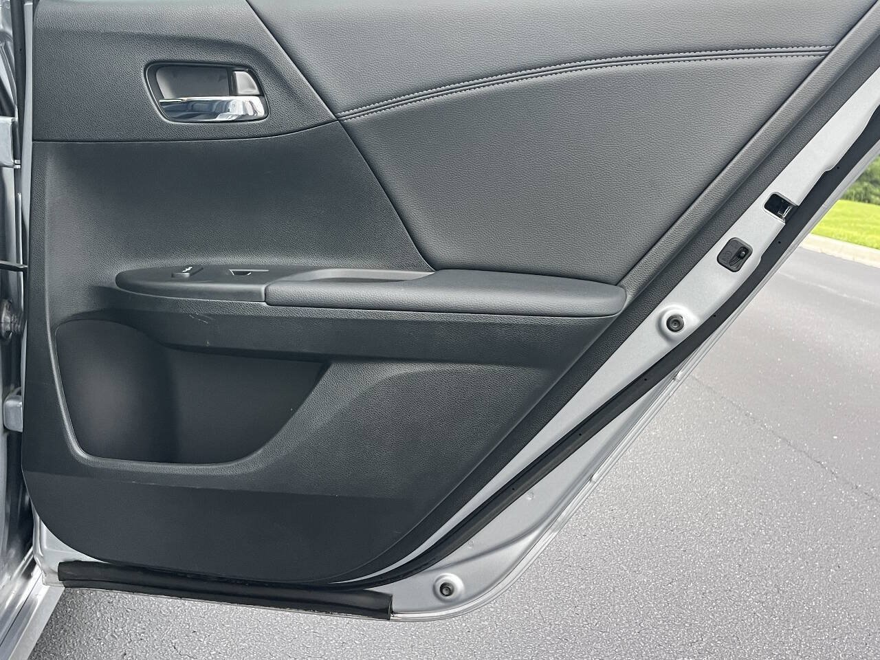 Used 2017 Honda Accord Touring image 40