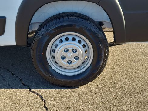 New 2026 RAM ProMaster 2500 w/ Premium Convenience Group image 16