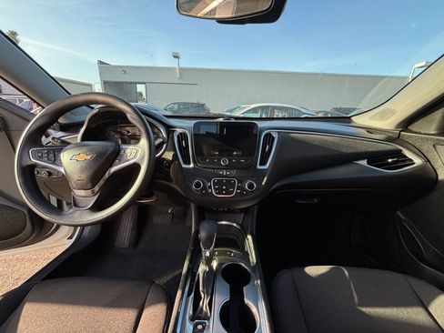 Used 2024 Chevrolet Malibu LT image 36