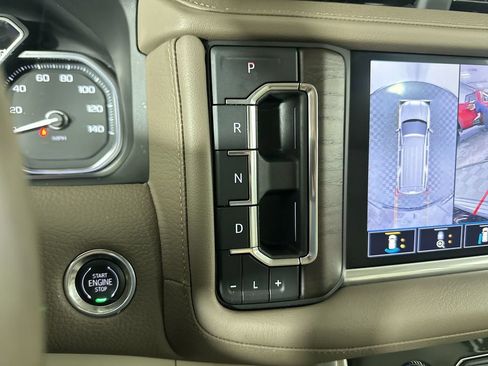 Used 2021 GMC Yukon Denali w/ Denali Premium Package AWD/4WD image 19