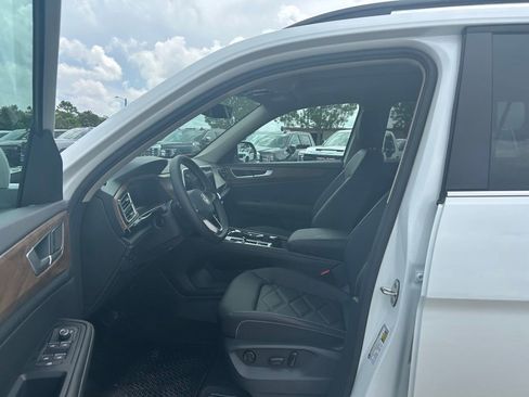 New 2026 Volkswagen Atlas SE FWD image 9