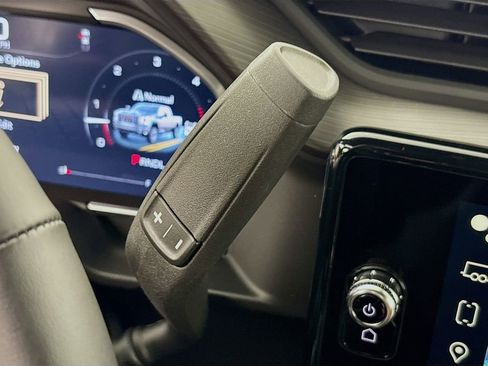 New 2026 GMC Sierra 2500 Denali Ultimate w/ LPO, Black Badging Package image 17