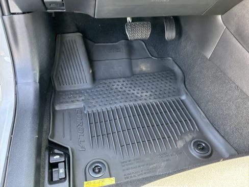 Used 2026 Toyota Corolla LE FWD image 17