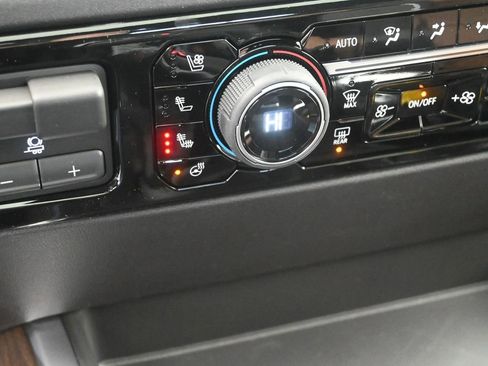 New 2026 Chevrolet Silverado 1500 High Country AWD/4WD image 29