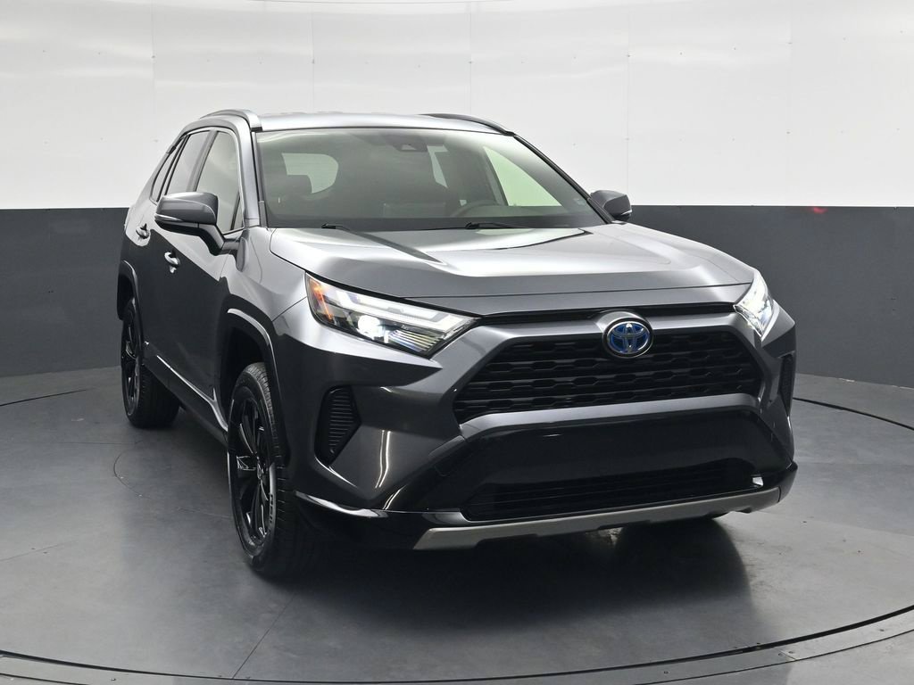 Used 2023 Toyota RAV4 SE AWD/4WD image 2