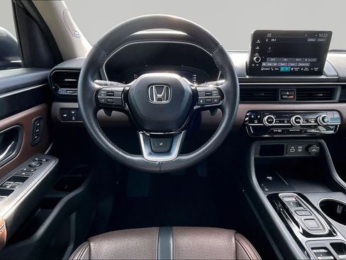 Used 2025 Honda Pilot Elite image 9