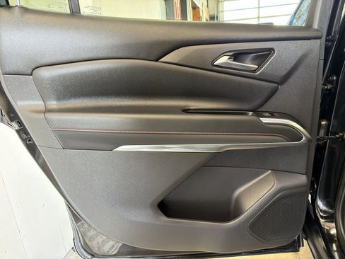 Used 2024 Chevrolet Traverse Z71 AWD/4WD image 30