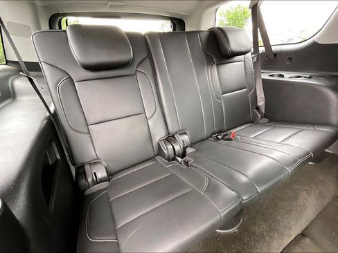 Used 2018 Chevrolet Suburban Premier RWD image 28