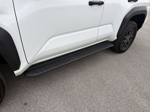 Certified 2025 Toyota 4Runner SR5 AWD/4WD image 12