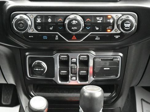 Used 2023 Jeep Wrangler Unlimited Sahara w/ Cold Weather Group AWD/4WD image 23